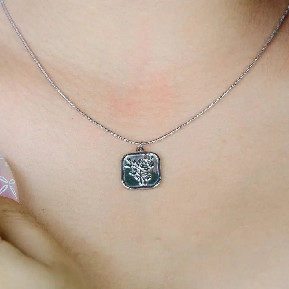 14 Ayar Altın Kaplama Rose Plaka Kolye
